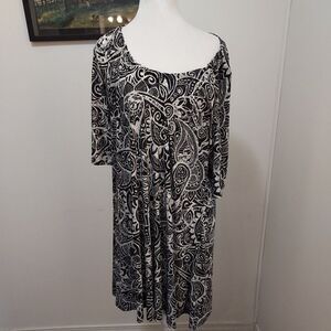 FANTAZIA   M  pit to pit 22 inch length  34 1`/2 VCG